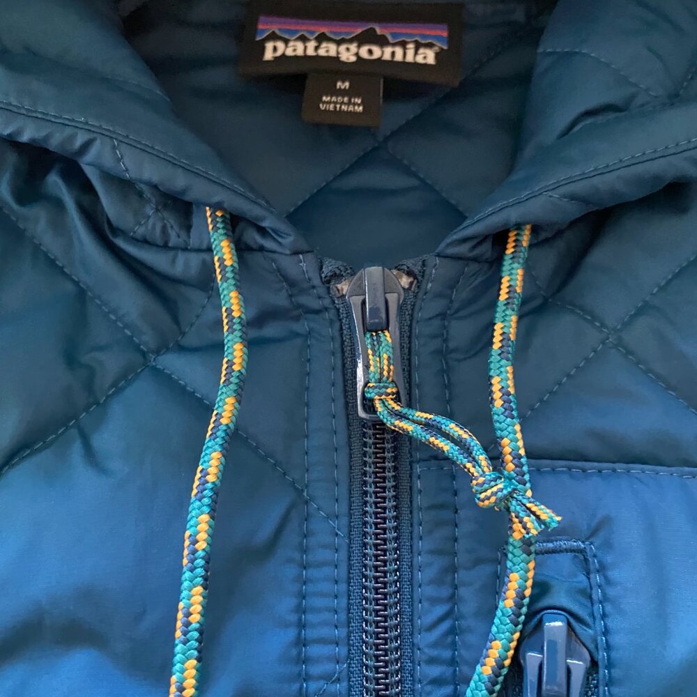 Patagonia Women's Diamond Quilted Bomber Hoody - Picture 4 of 4